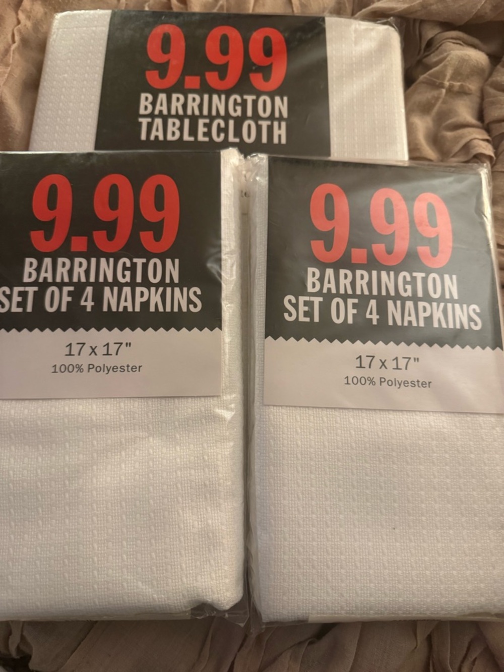 NIP Barrington round Tablecloth/ 2 pkgs of Napkins white weave pattern